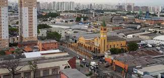 instalação de cerca concertina no Bairro do Limão