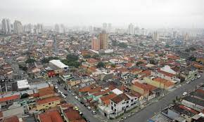 instalação de cerca concertina na Vila Carrão