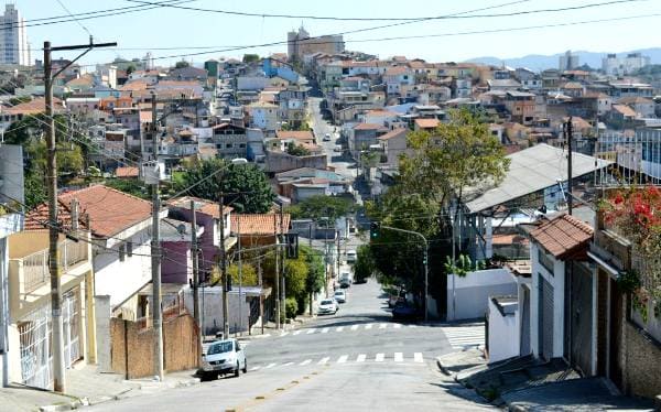 instalação de cerca concertina na Vila Medeiros